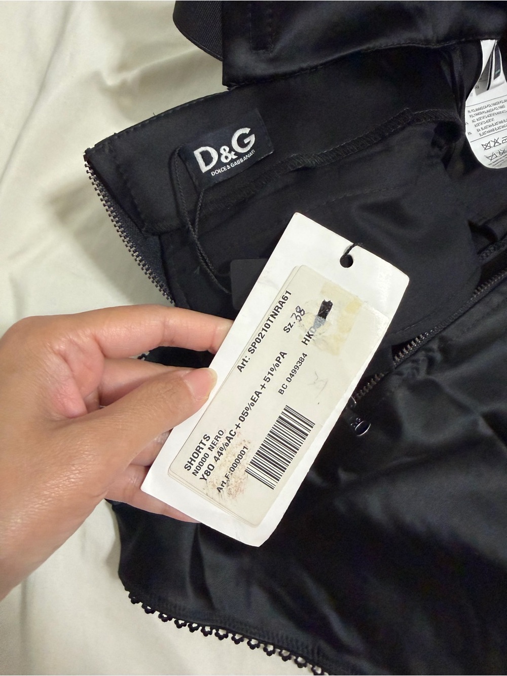 New Dolce&Gabbana D&G a pair of Dolce & Gabbana high-waist satin mini short - Picture 6 of 8